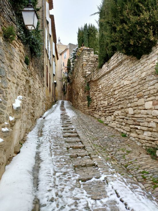 Gordes sous les flocons