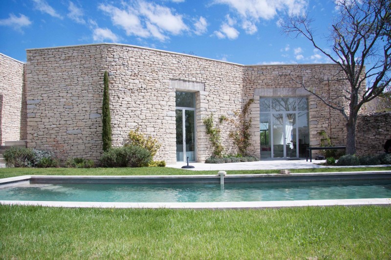 Façade pierre maison contemporaine